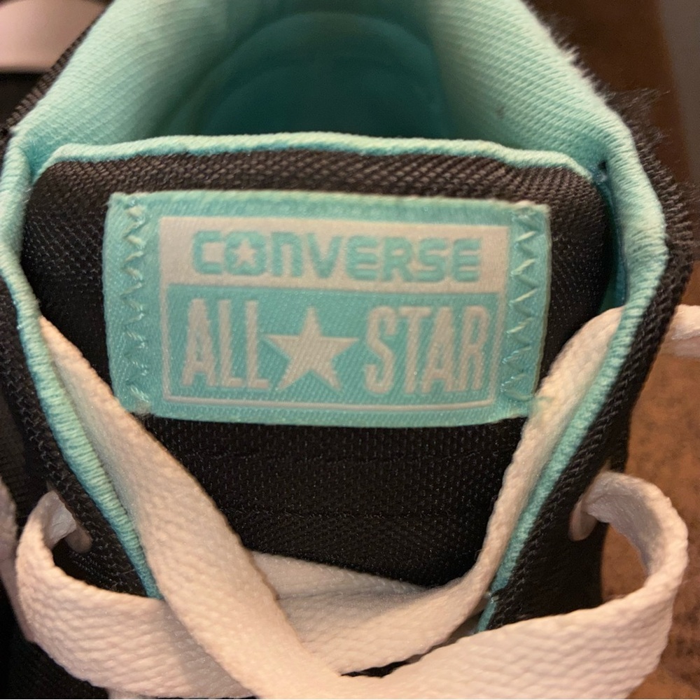 Converse Size:6 Junior Black, White and Turquoise Accent Sneakers - Picture 10 of 11